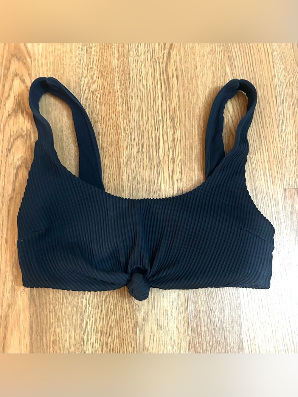 Hollister Ribbed Knot Front bikini top - Navy Blue. XS